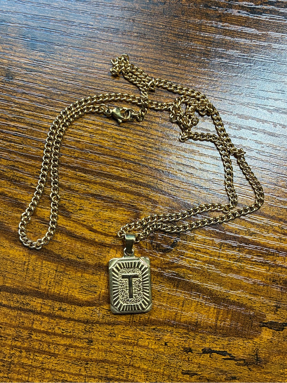 Gold Tone 'T' Pendant Necklace